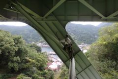 ロープアクセスによるラーメン橋橋脚点検